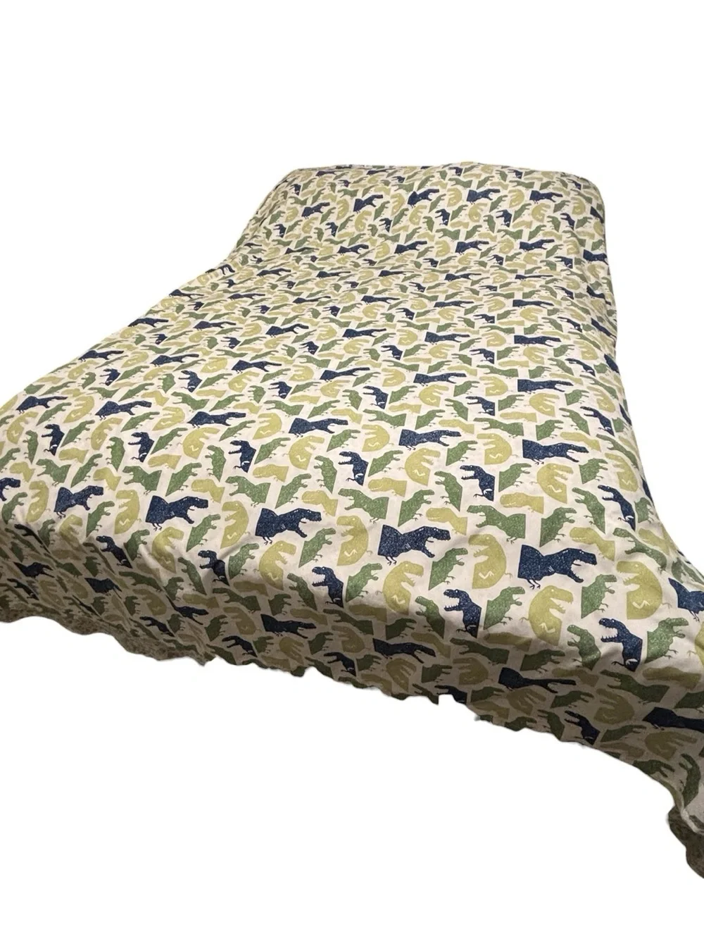 2 Pc Pillowfort Colossal Chomp Queen Full Flat Sheet & Standard Pillowcase Green
